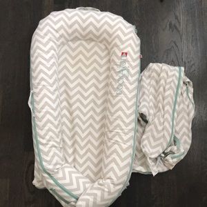 DockaTot Deluxe- pre-owned plus extra COVER